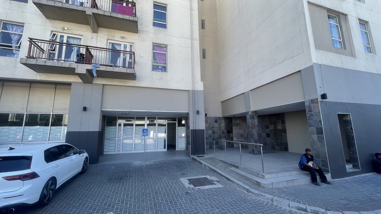 To Let commercial Property for Rent in Athlone Western Cape